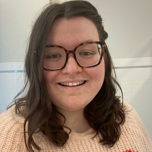 Meet your Posher, Alison - Picture 1 of 1